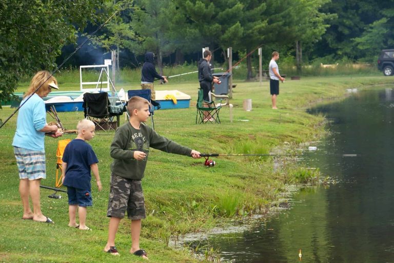 kids fishing - American Wilderness Campground