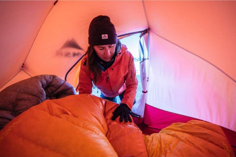 Survival Tips for Winter Camping: Staying Warm and Avoiding Common Dangers