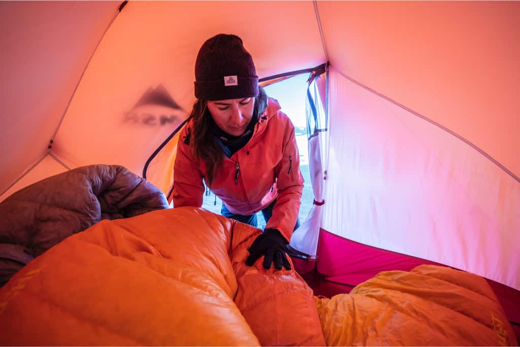 Survival Tips for Winter Camping: Staying Warm and Avoiding Common Dangers